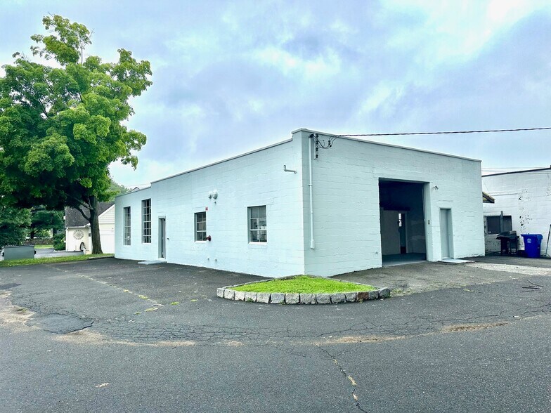 More Photos Of 5 Silver St, Norwalk Warehouse For Sale