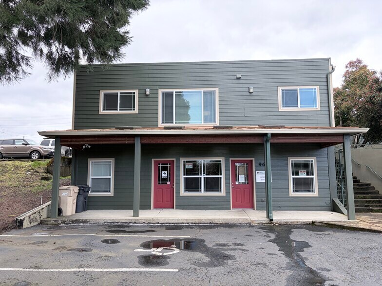 More Photos Of 950-960 Uglow Ave SE, Dallas Medical For Sale