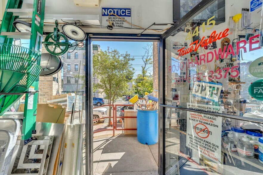 More Photos Of 4415 Park Ave, Union City Storefront Retail Residential For Lease