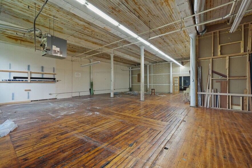 More Photos Of 118-122 Manton Ave, Providence Manufacturing For Sale