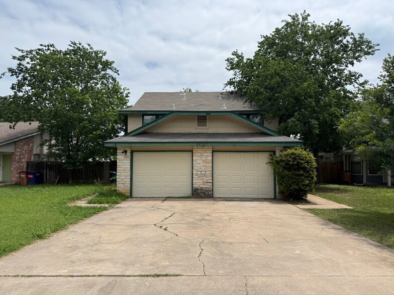 Primary Photo Of 12307 Deer Falls Dr, Austin Apartments For Sale
