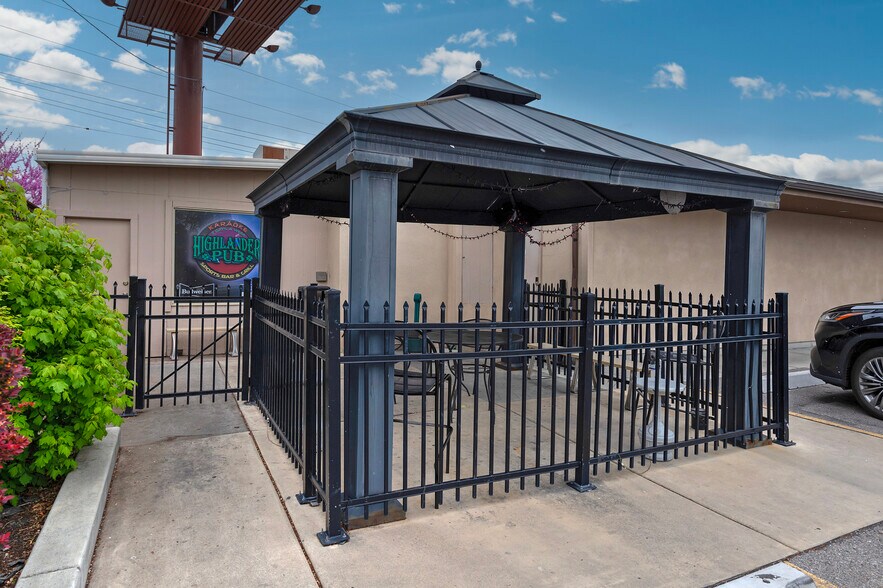 More Photos Of 6194 Highland Dr, Salt Lake City Restaurant For Sale