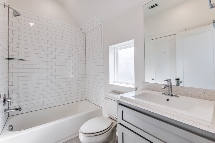 More Photos Of 2513 El Camino Ln, Dallas Specialty For Sale