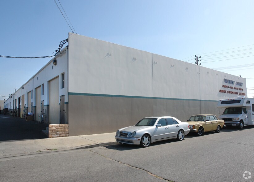 More Photos Of 7801 Canoga Ave, Canoga Park Warehouse For Lease