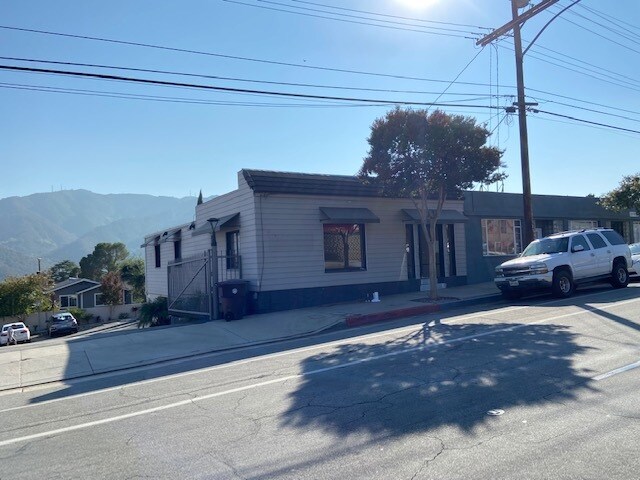 More Photos Of 3536 Foothill Blvd, La Crescenta Freestanding For Lease