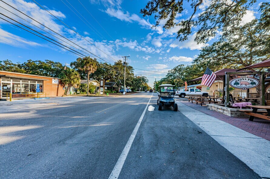More Photos Of 1231 Illinois Ave, Palm Harbor Apartments For Sale