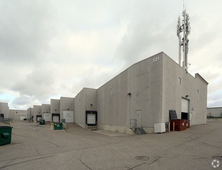 More Photos Of 321 Cityview Blvd, Vaughan Light Manufacturing For Lease