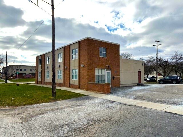 Primary Photo Of 31205 Woodward Ave, Royal Oak Medical For Sale