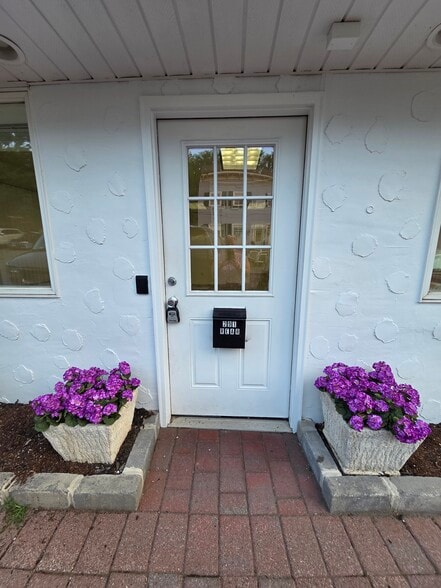 More Photos Of 291 Bloomfield Ave, Caldwell Storefront Retail Office For Lease