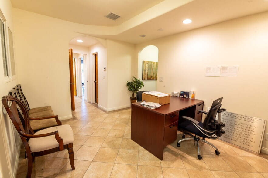 More Photos Of 12041-12043 Jefferson Blvd, Culver City Office For Sale