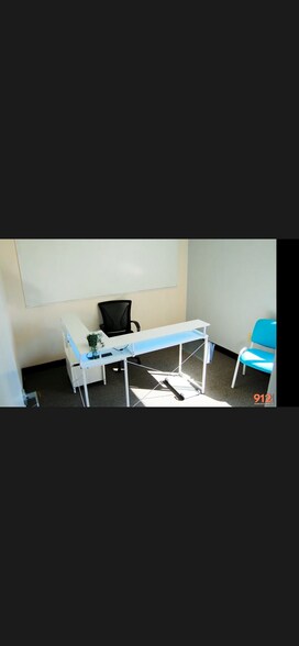 More Photos Of 912 Drew St, Clearwater Office For Lease