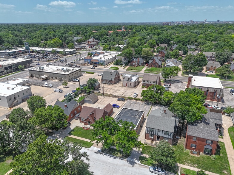 More Photos Of 133 N Glendale St, Wichita Office For Sale