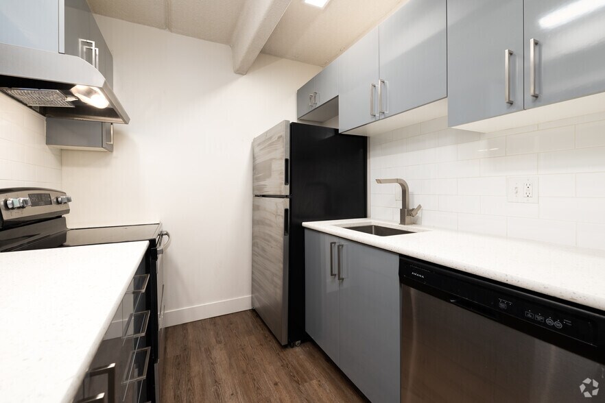 More Photos Of 107 W Cheyenne Rd, Colorado Springs Apartments For Sale
