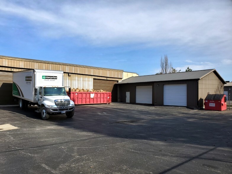 More Photos Of 255 Enterprise Dr, Lewis Center Warehouse For Lease