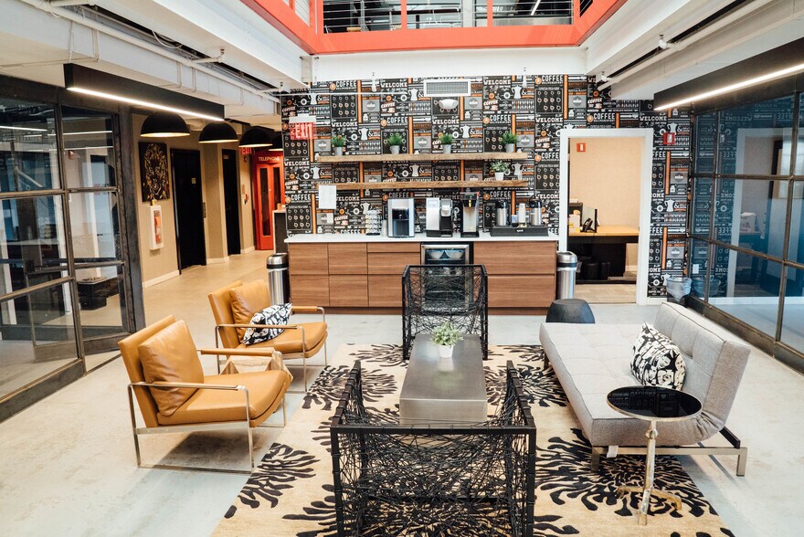 More Photos Of 728 S Broad St, Philadelphia Office For Sale