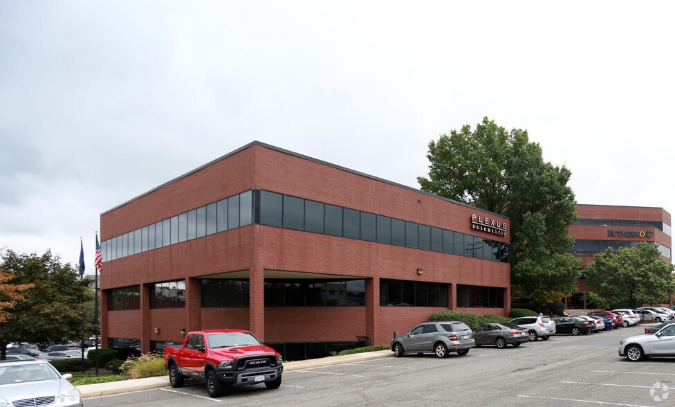 More Photos Of 5510 Cherokee Ave, Alexandria Office For Sale