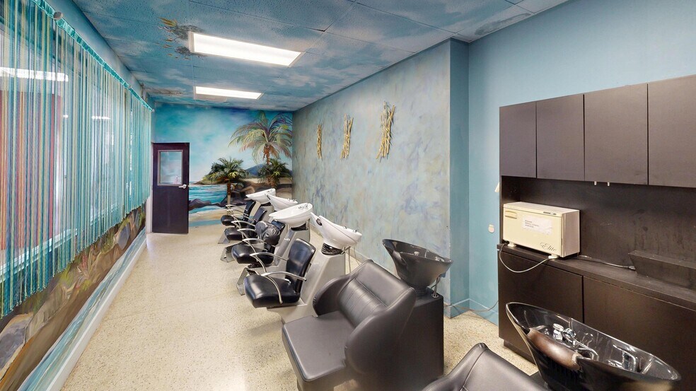 More Photos Of 225 N Ronald Reagan Blvd, Longwood General Retail For Sale