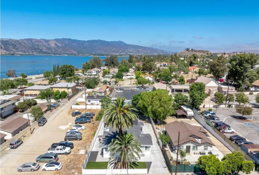 More Photos Of 111 S Lindsay St, Lake Elsinore Apartments For Sale