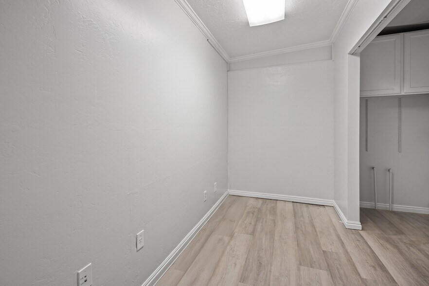 More Photos Of 9386 S Redwood Rd, West Jordan Office For Sale