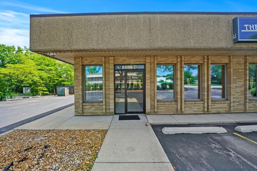 More Photos Of 8650 W 159th St, Orland Park Storefront Retail Office For Lease