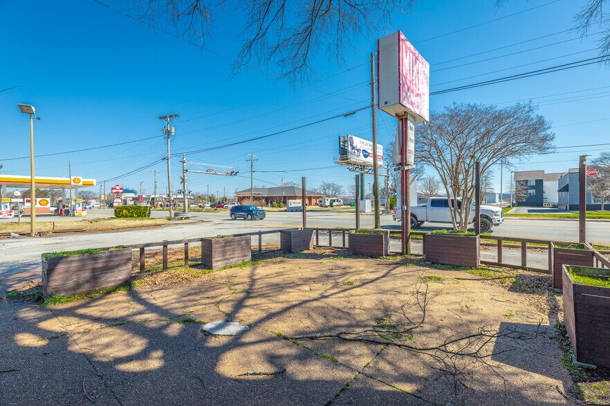 More Photos Of 3147 Broad St, Chattanooga Restaurant For Sale