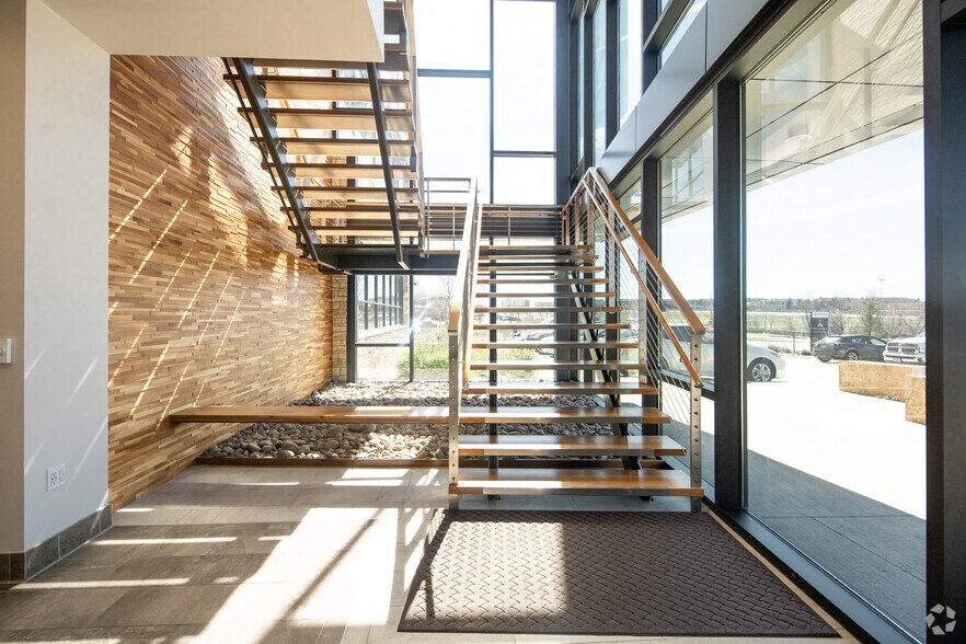 More Photos Of 4351 Mapleshade Ln, Plano Office For Lease