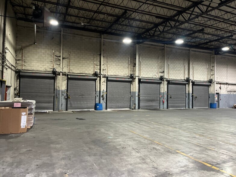 More Photos Of 205 Spring Hill Rd, Trumbull Manufacturing For Lease