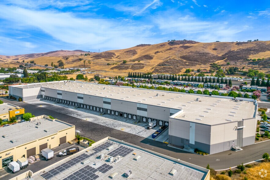 More Photos Of 5995 Hellyer Ave, San Jose Warehouse For Lease