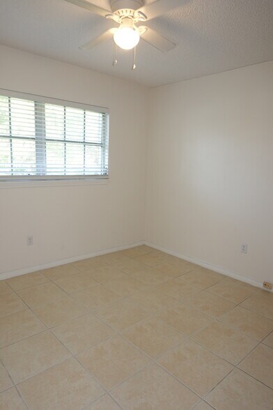 More Photos Of 2887 S Osceola Ave, Orlando Office For Sale