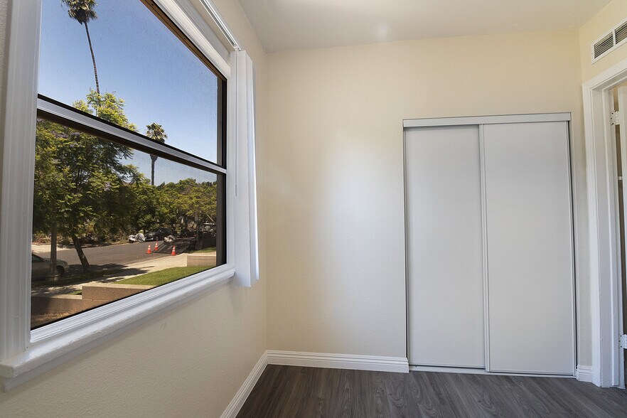 More Photos Of 1930 S Oxford Ave, Los Angeles Apartments For Sale