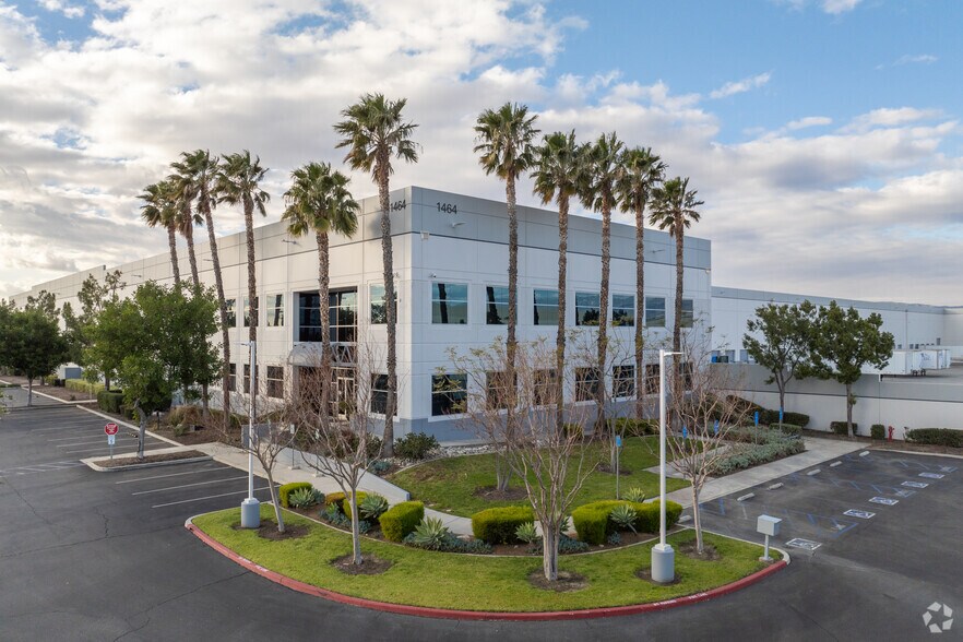 More Photos Of 1464 W Merrill Ave, Rialto Distribution For Lease
