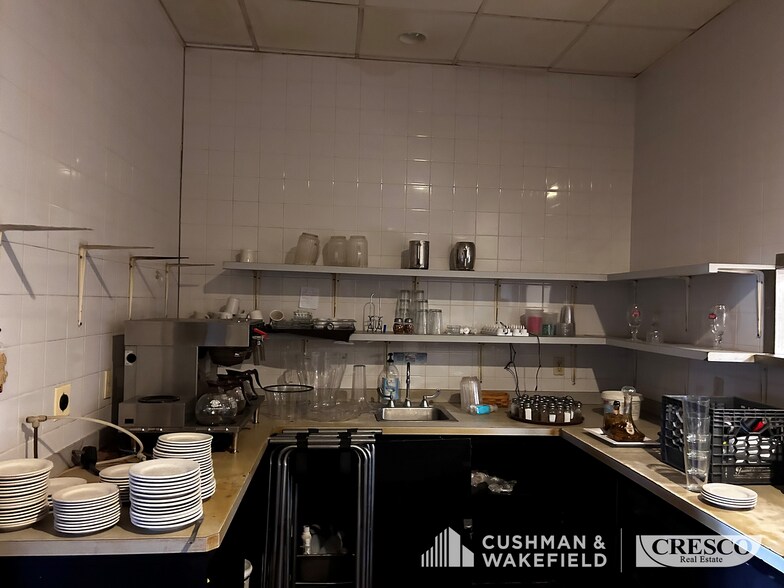 More Photos Of 6200 Enterprise Pky, Solon Freestanding For Lease