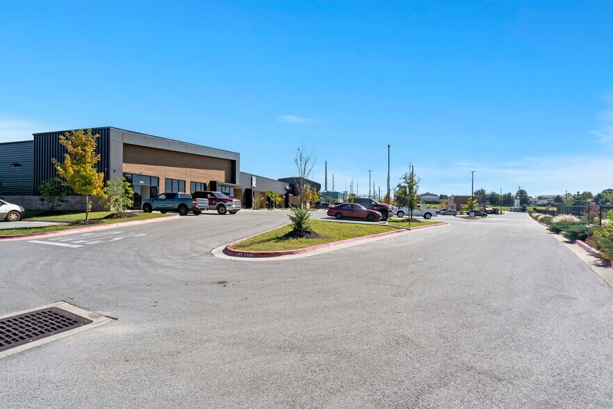 More Photos Of 504 E Centerton Blvd, Centerton Storefront Retail Office For Lease