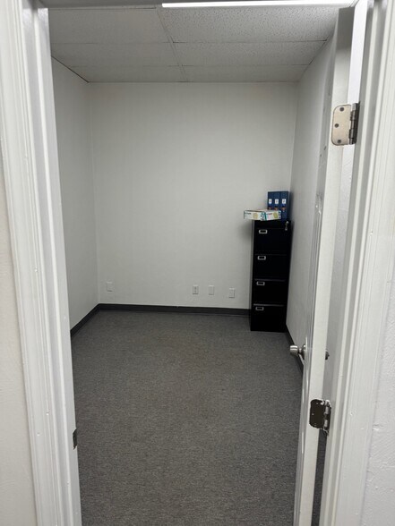 More Photos Of 138 S Rosemont Rd, Virginia Beach Medical For Lease