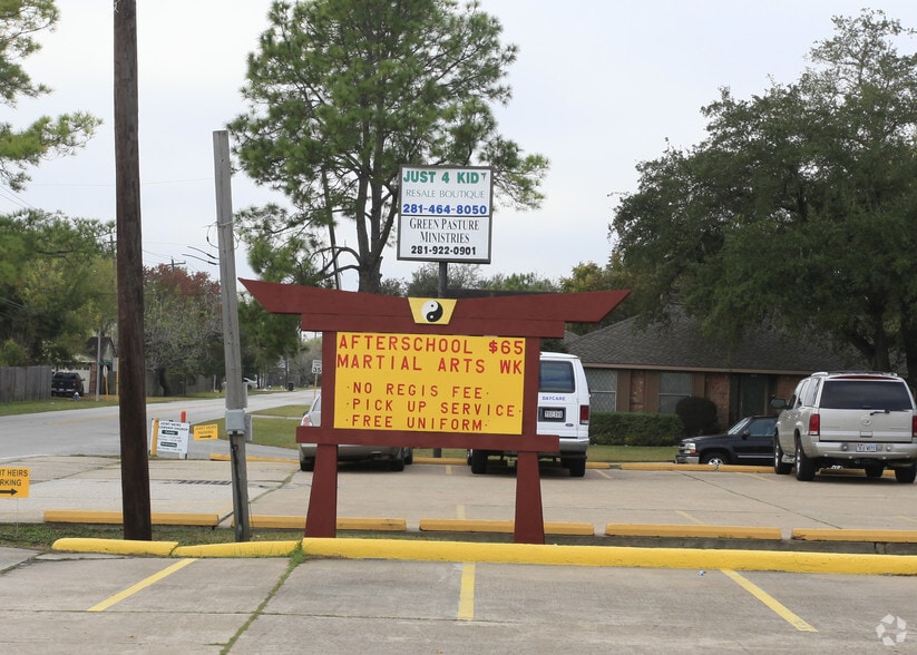 More Photos Of 11419 Hall Rd, Houston Freestanding For Sale