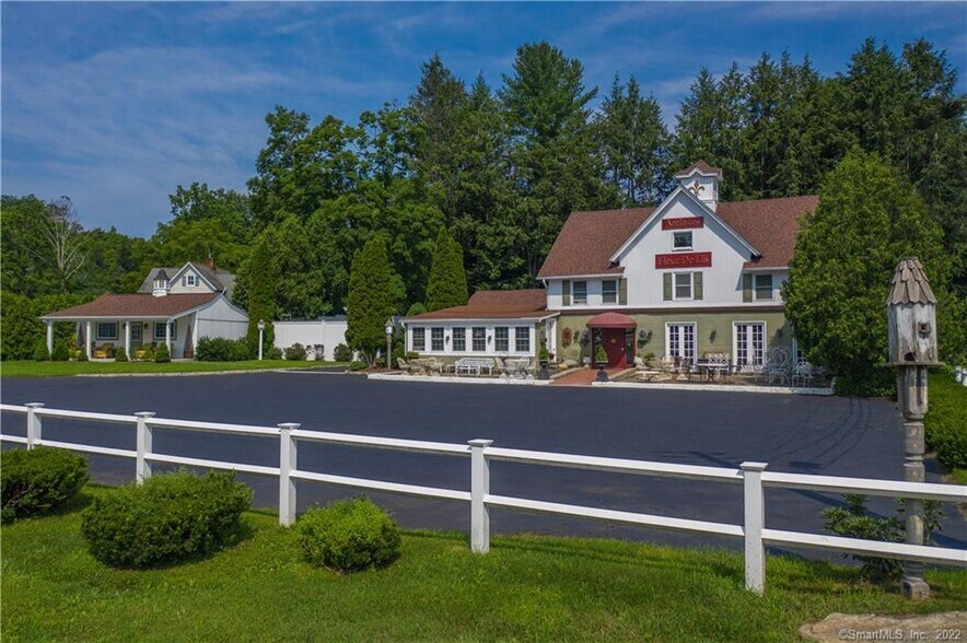 More Photos Of 4 Long Ridge Rd, Redding General Retail For Sale