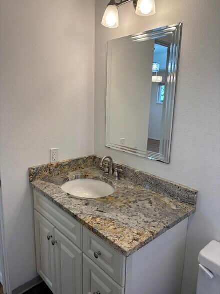 More Photos Of 110 NW 39th St, Seattle Apartments For Sale
