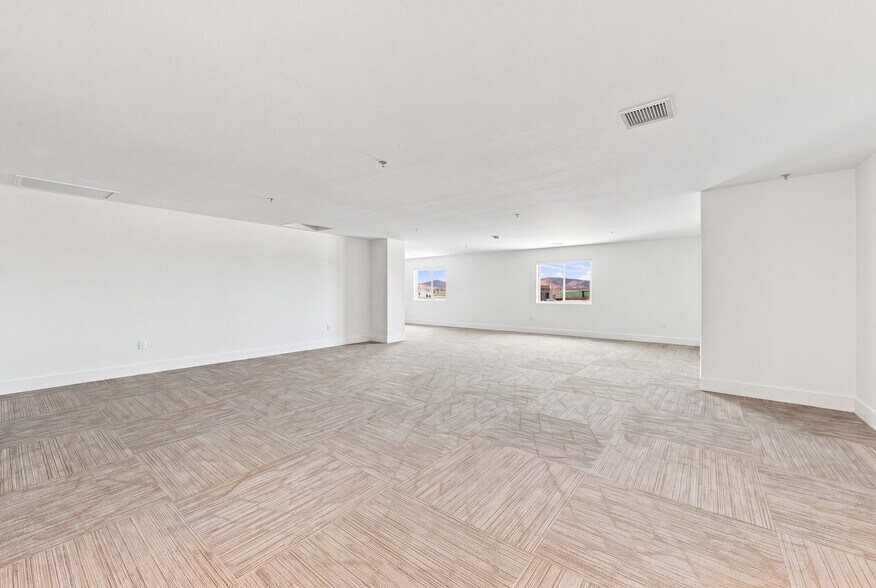 More Photos Of 2220 Taxi Way, Prescott Industrial For Sale
