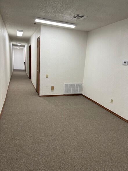 More Photos Of 6200 Melrose Ln, Oklahoma City Warehouse For Lease