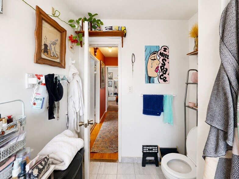 More Photos Of 5642 Lexington Ave, Los Angeles Apartments For Sale