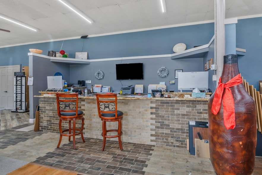 More Photos Of 8101 Grapevine Hwy, North Richland Hills Showroom For Sale