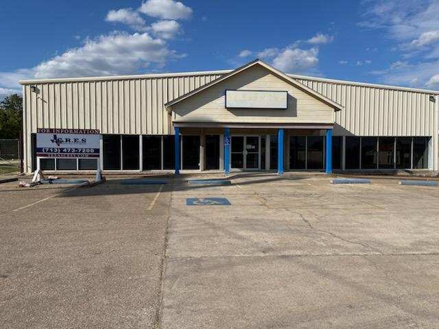 More Photos Of 909 E Milam St, Mexia Showroom For Sale