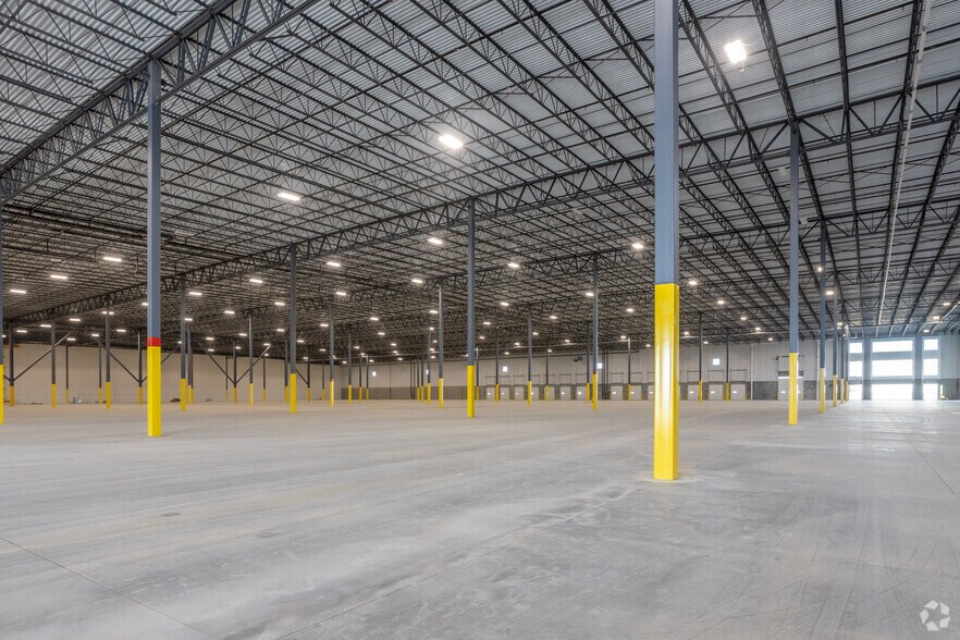 More Photos Of 400 Trey St, Jeffersonville Distribution For Lease