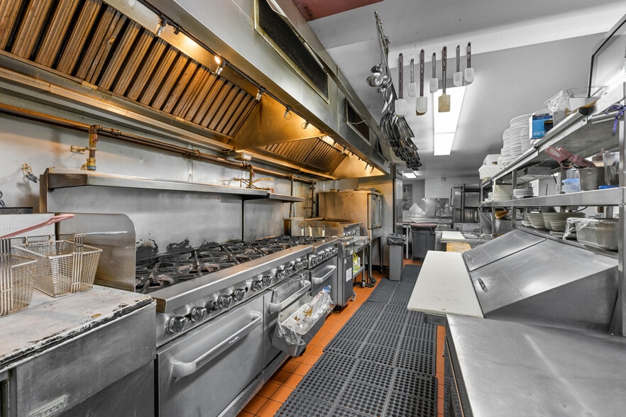 More Photos Of 488 South St, Hyannis Restaurant For Sale