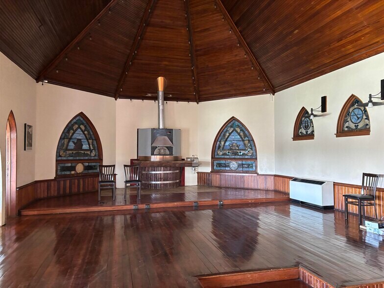 More Photos Of 24 W Park St, Spencer Freestanding For Sale