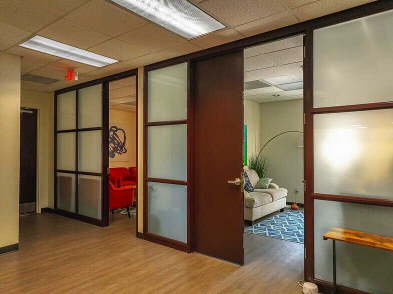 More Photos Of 3709 W Jetton Ave, Tampa Office For Sale