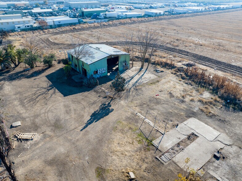 More Photos Of 864 E Childs Ave, Merced Warehouse For Sale