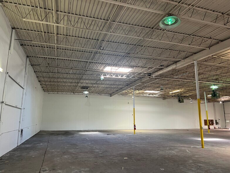 More Photos Of 2679 Peachtree Sq, Doraville Warehouse For Sale