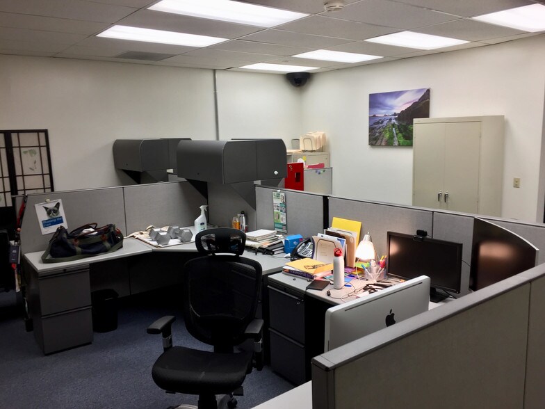 More Photos Of 1051 E Wardlow Rd, Long Beach Office For Lease
