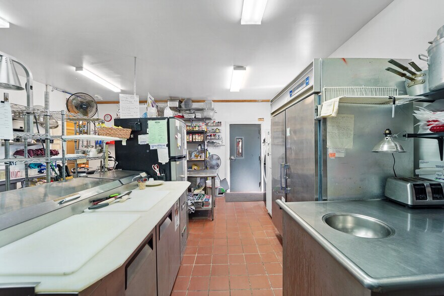 More Photos Of 60 Lake Lorain Rd, Poyntelle Restaurant For Sale